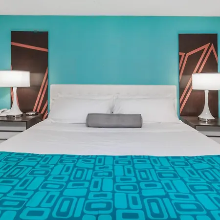 Howard Johnson By Wyndham Romulus Detroit Metro Airport-2